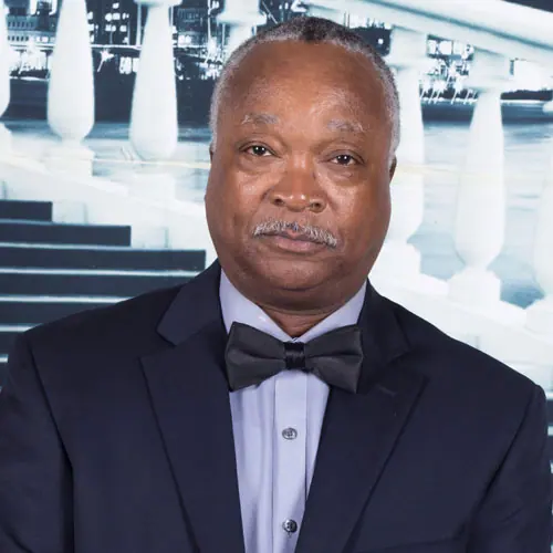 Min. Eddie Giles